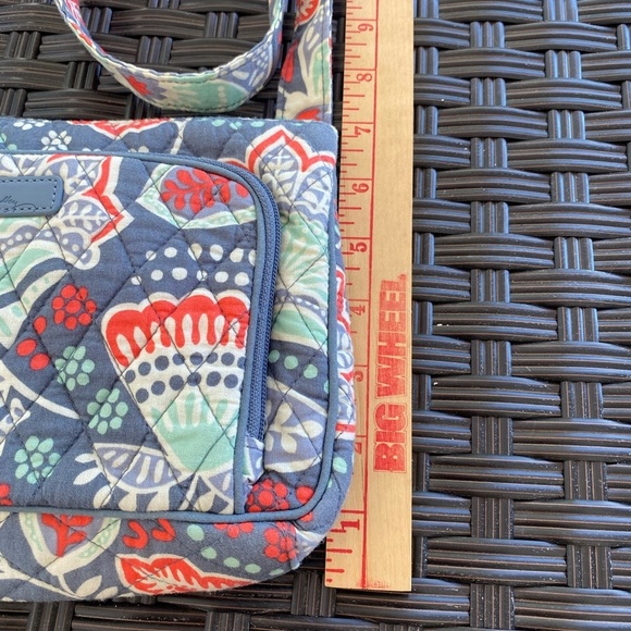 Vera Bradley Retired Nomadic Floral Little Hipster Crossbody - Picture 10 of 11